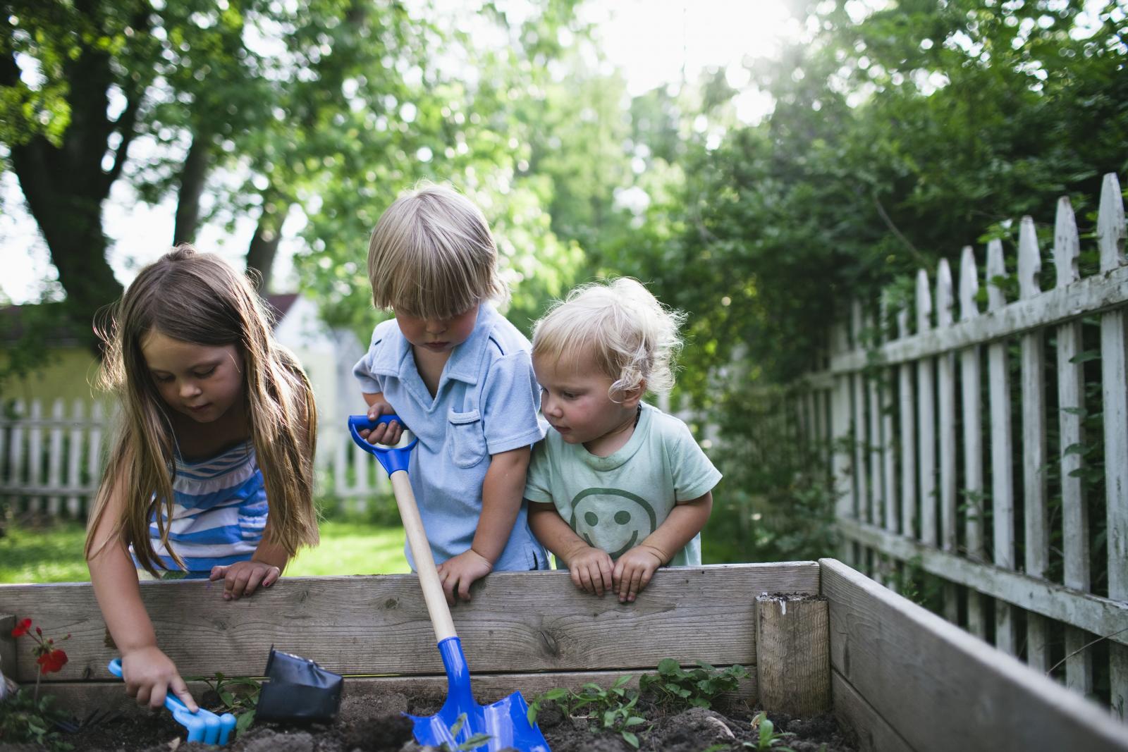 Kids in Garden_Seventh Generation